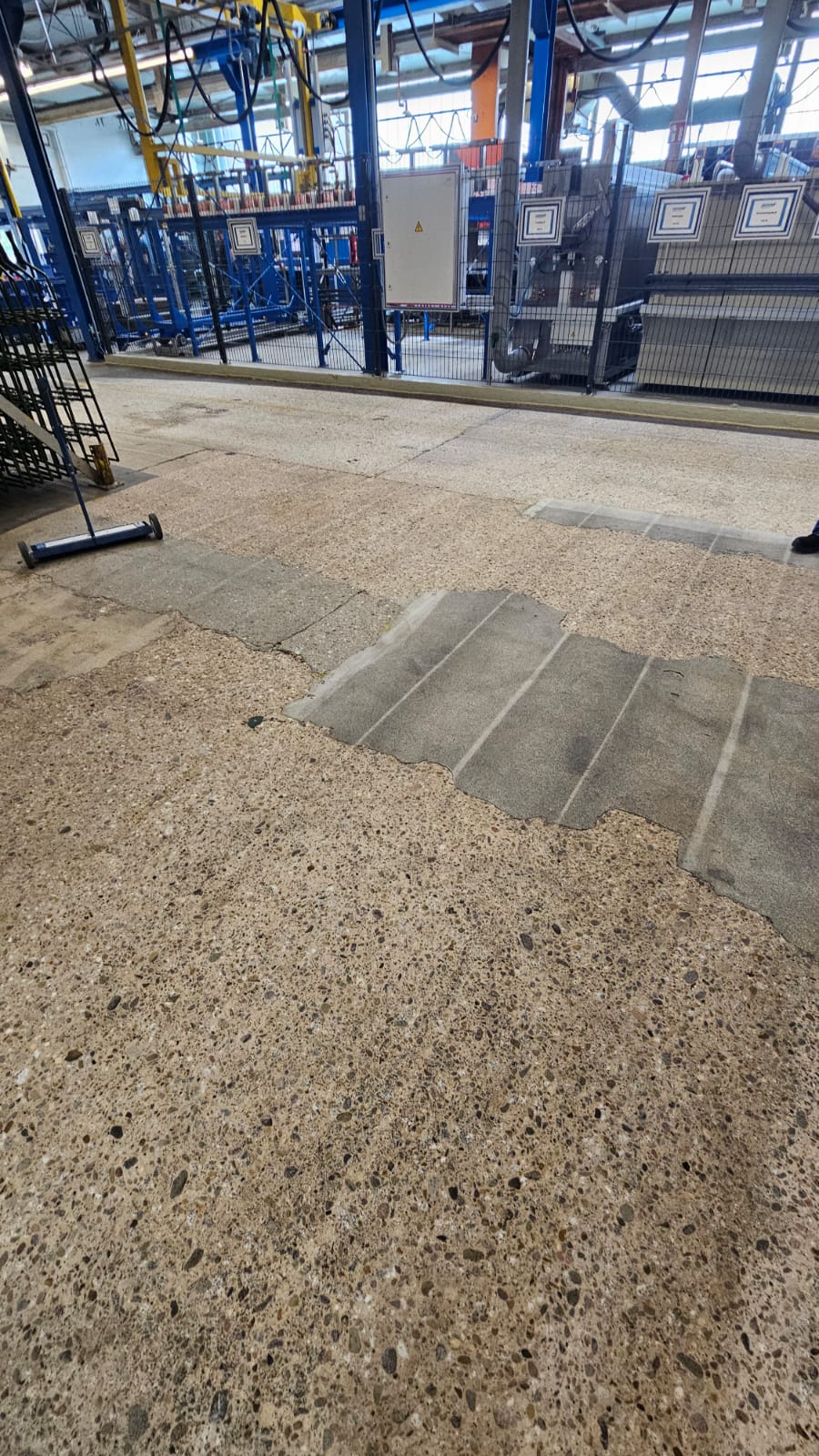 Strahlen einer Industriehalle in der Gedore-Fabrik – Remscheid