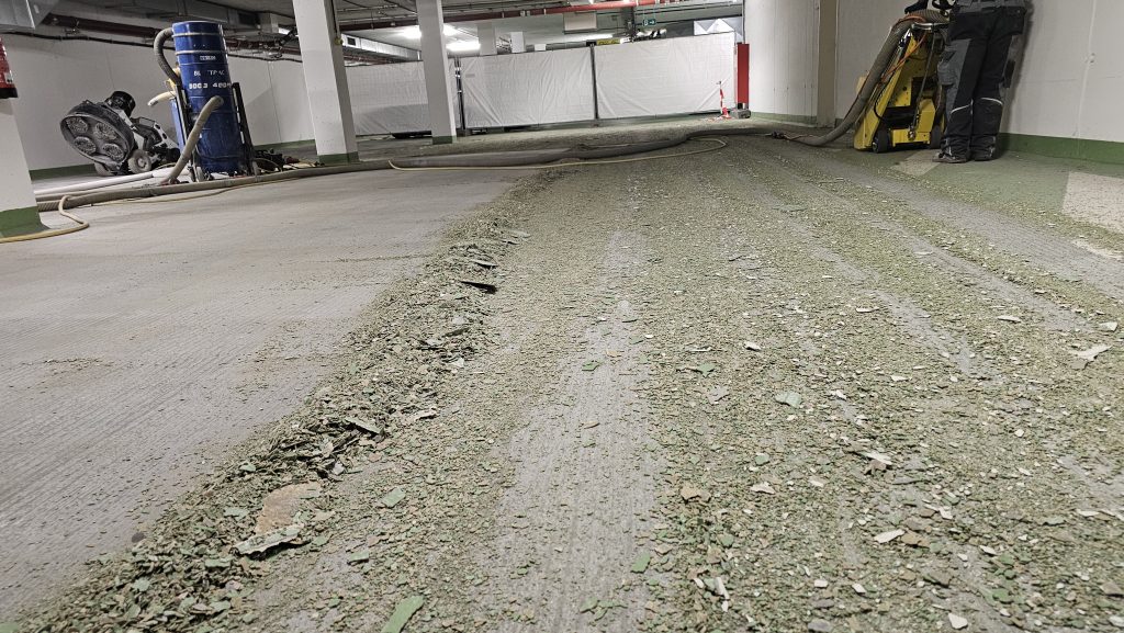 Dortmund Tiefgarage – Beschichtung entfernen: Abfräsen der Altbeschichtung mit Absaugung