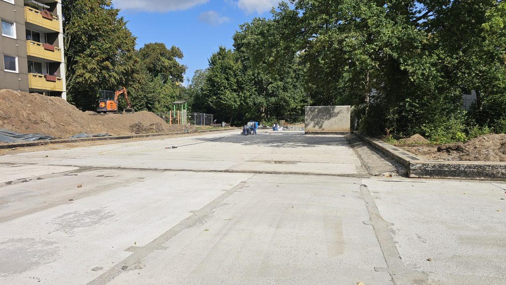 Staubarmes Kugelstrahlen von Bestandsbetonplatten – Köln-Porz