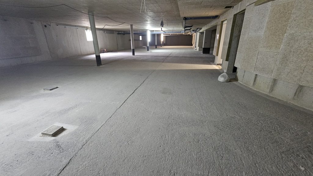 Kugelstrahlen in der Tiefgarage - gleichmäßiges Haftprofil auf 700 m²